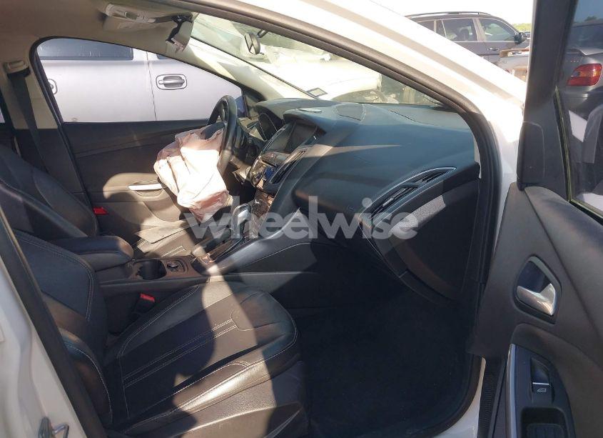 Photo 5 of 2014 Ford Focus TITANIUM (VIN 1FADP3N25EL264660)