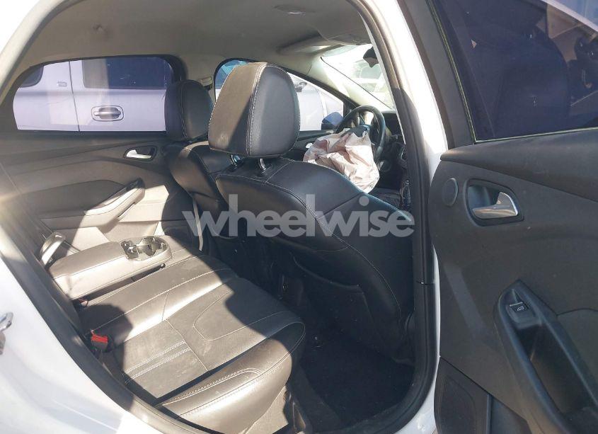 Photo 8 of 2014 Ford Focus TITANIUM (VIN 1FADP3N25EL264660)