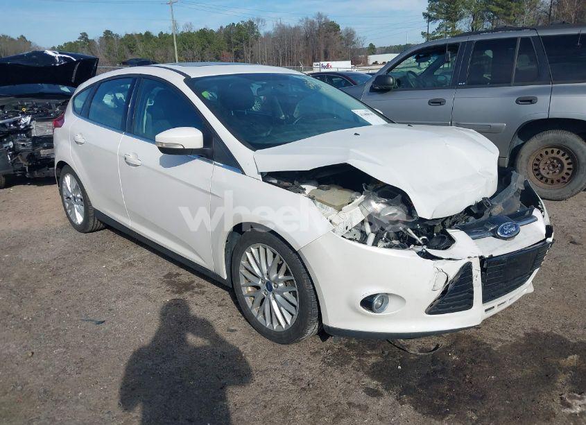 2014 Ford Focus TITANIUM (VIN 1FADP3N25EL359431) main photo
