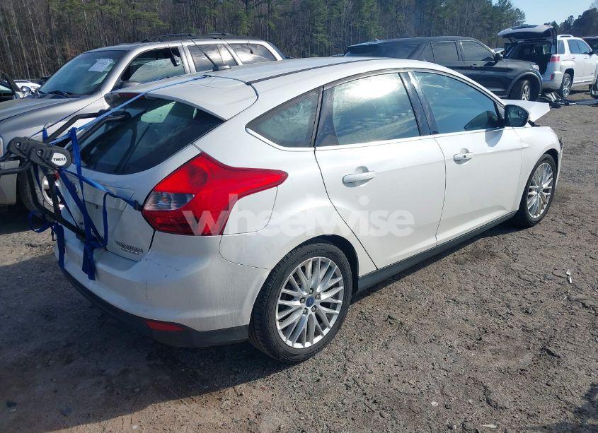 Photo 4 of 2014 Ford Focus TITANIUM (VIN 1FADP3N25EL359431)