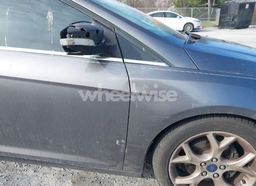 Photo 13 of 2014 Ford Focus TITANIUM (VIN 1FADP3N25EL396897)