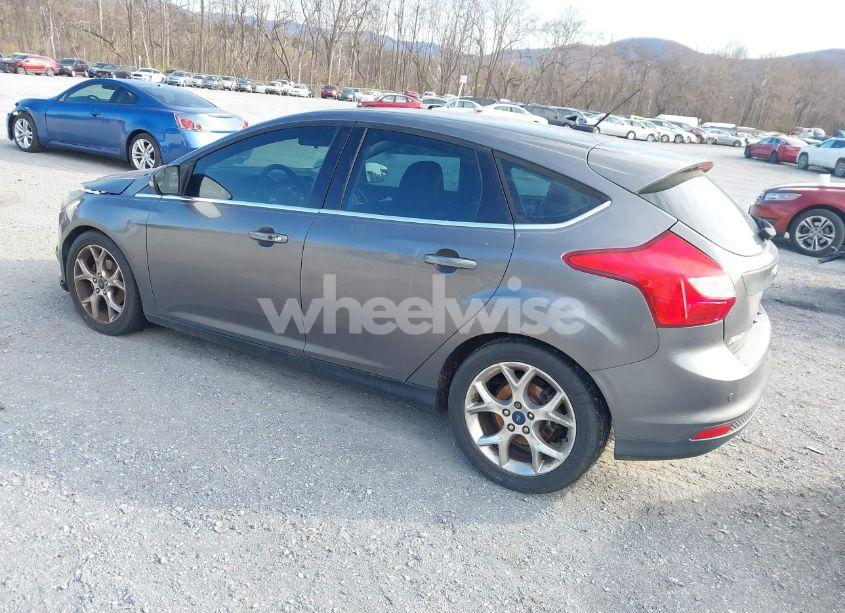 Photo 3 of 2014 Ford Focus TITANIUM (VIN 1FADP3N25EL396897)