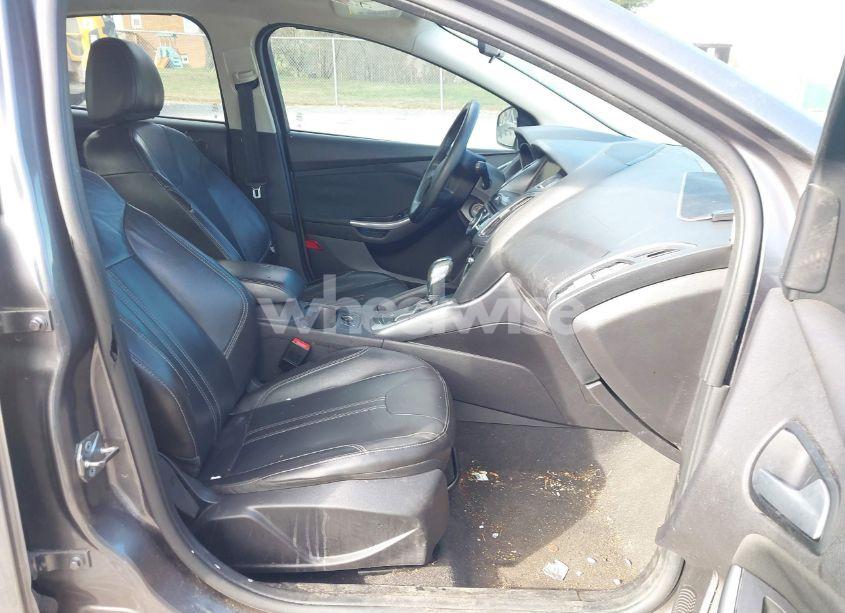 Photo 5 of 2014 Ford Focus TITANIUM (VIN 1FADP3N25EL396897)