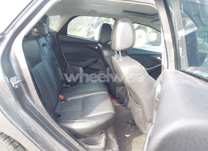 Photo 8 of 2014 Ford Focus TITANIUM (VIN 1FADP3N25EL396897)
