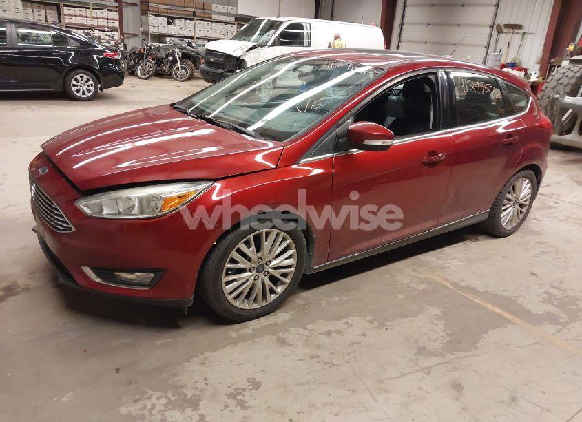 Photo 2 of 2015 Ford Focus TITANIUM (VIN 1FADP3N25FL338158)