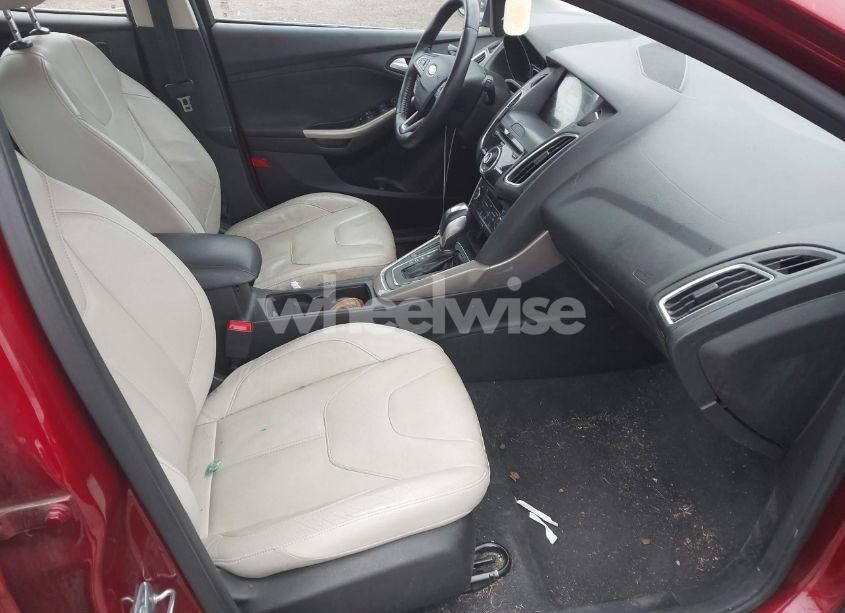 Photo 5 of 2016 Ford Focus TITANIUM (VIN 1FADP3N25GL205983)