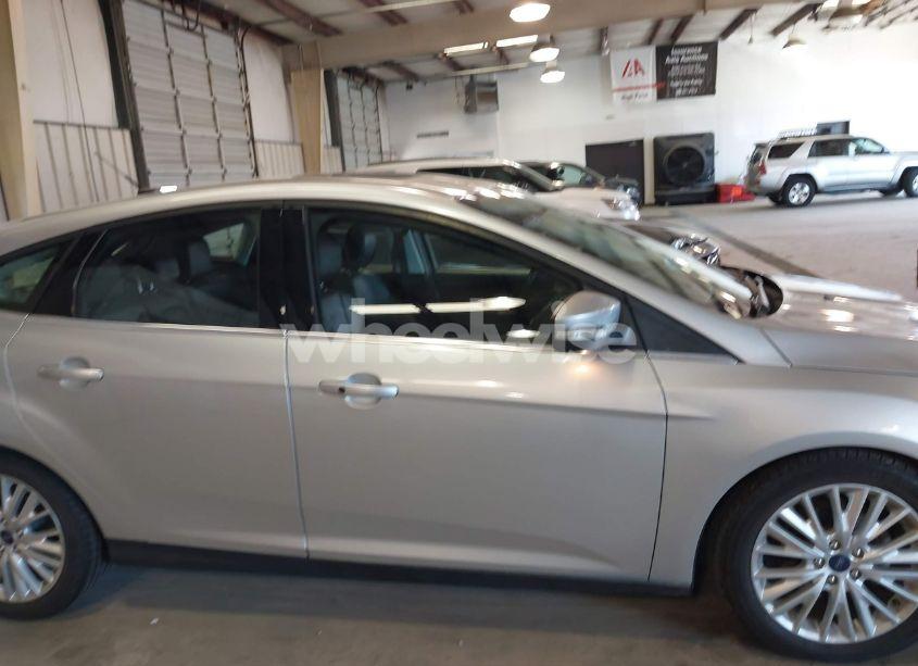 Photo 13 of 2016 Ford Focus TITANIUM (VIN 1FADP3N25GL232648)