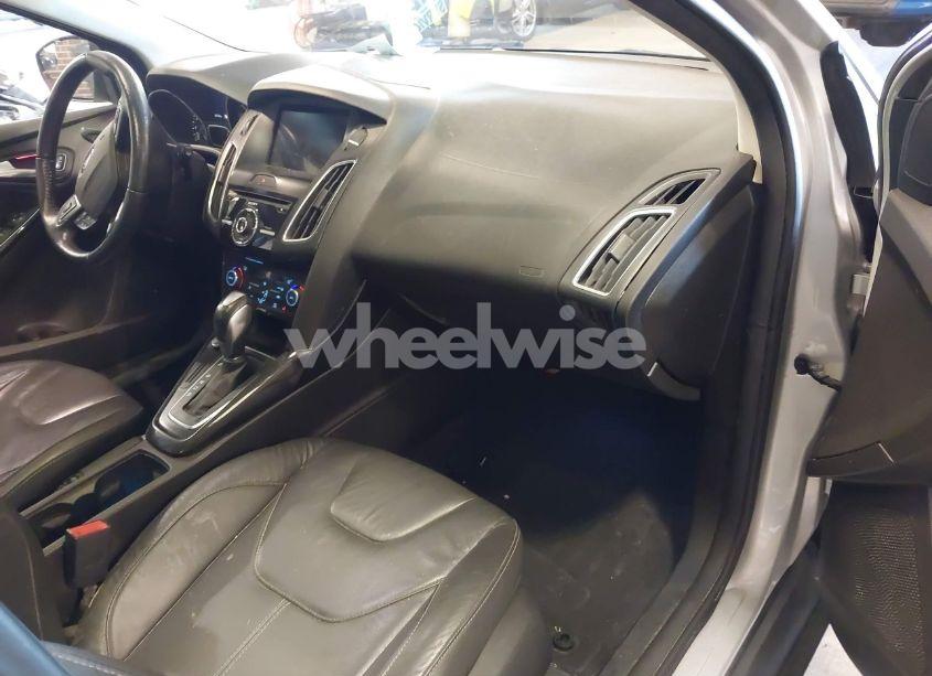 Photo 5 of 2016 Ford Focus TITANIUM (VIN 1FADP3N25GL232648)