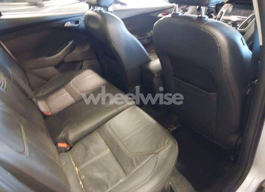 Photo 8 of 2016 Ford Focus TITANIUM (VIN 1FADP3N25GL232648)