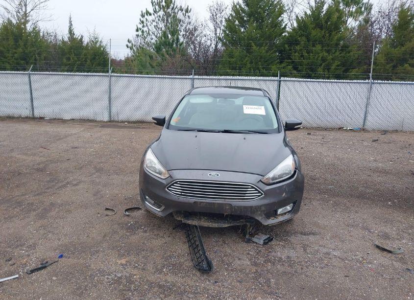 Photo 12 of 2016 Ford Focus TITANIUM (VIN 1FADP3N25GL302634)