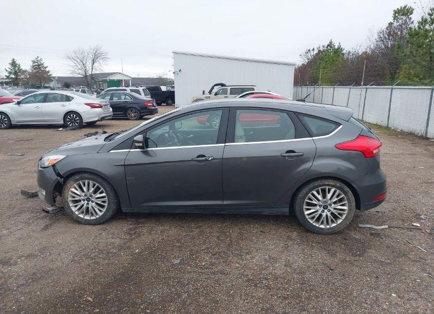 Photo 14 of 2016 Ford Focus TITANIUM (VIN 1FADP3N25GL302634)