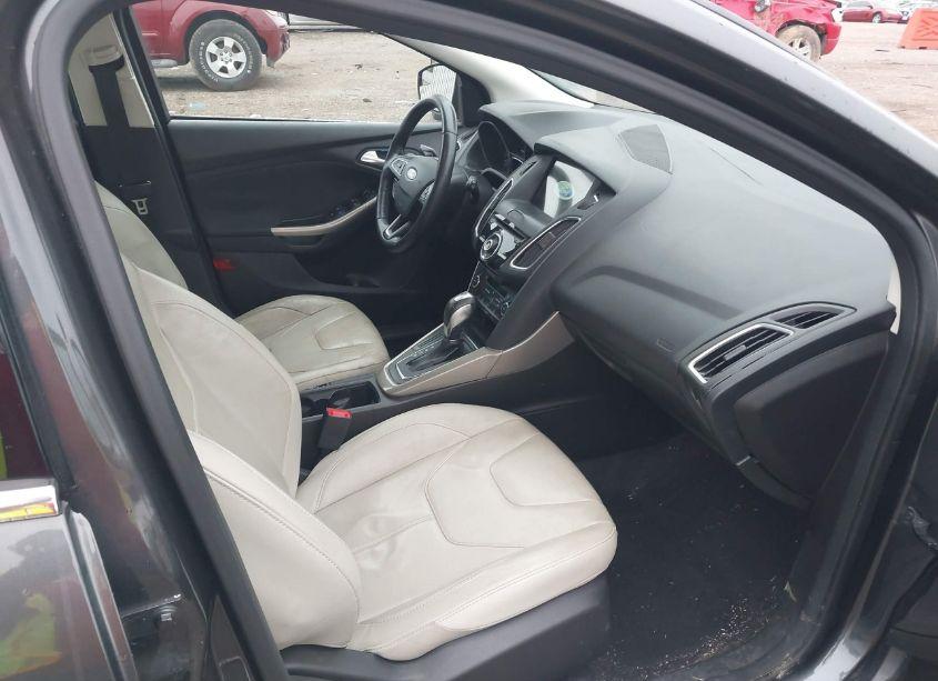 Photo 5 of 2016 Ford Focus TITANIUM (VIN 1FADP3N25GL302634)