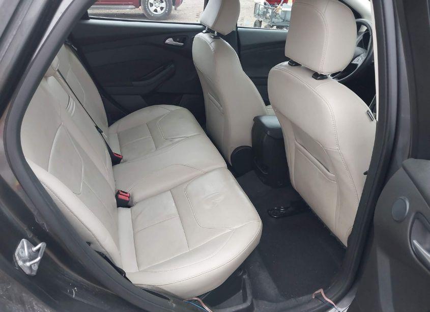 Photo 8 of 2016 Ford Focus TITANIUM (VIN 1FADP3N25GL302634)