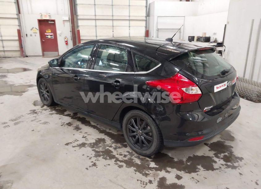 Photo 3 of 2013 Ford Focus TITANIUM (VIN 1FADP3N26DL151783)