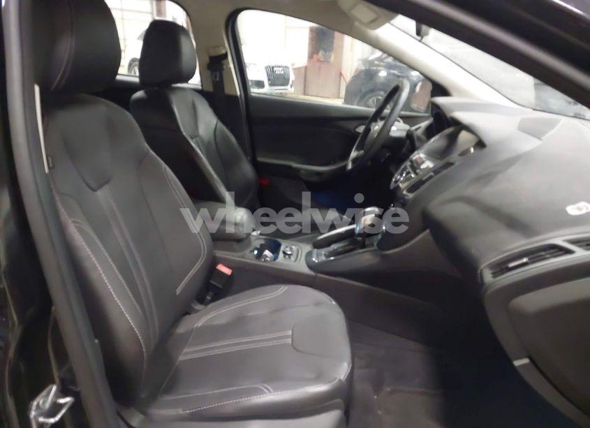 Photo 5 of 2013 Ford Focus TITANIUM (VIN 1FADP3N26DL151783)