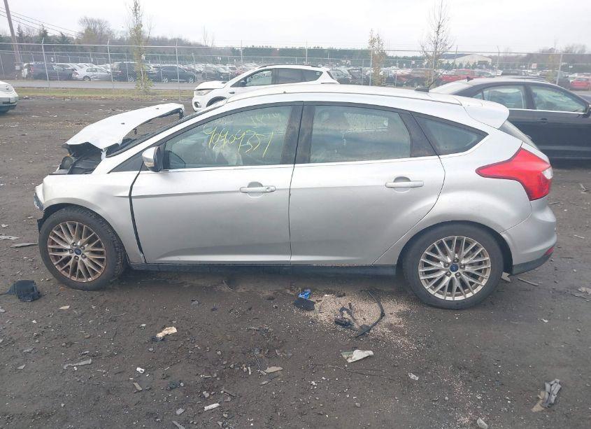 Photo 14 of 2014 Ford Focus TITANIUM (VIN 1FADP3N26EL298364)