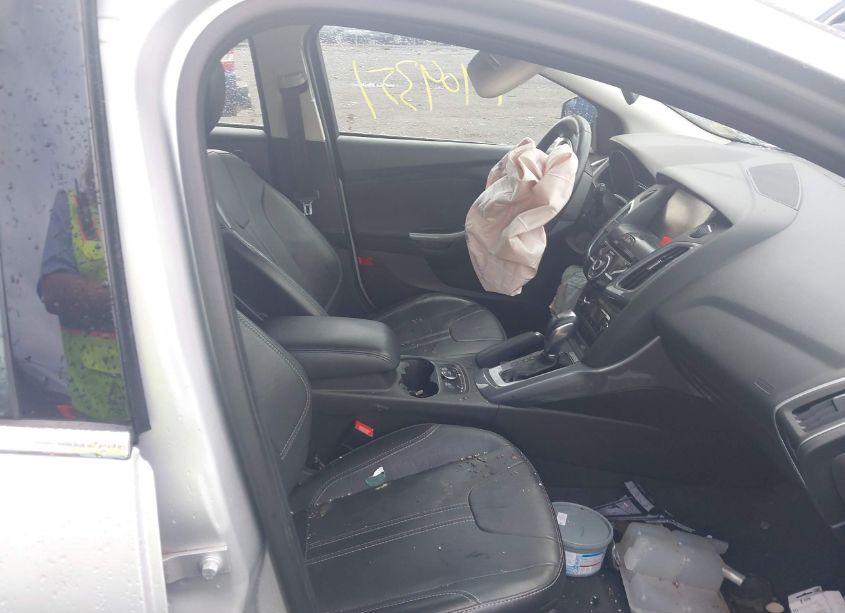 Photo 5 of 2014 Ford Focus TITANIUM (VIN 1FADP3N26EL298364)