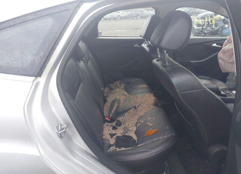 Photo 8 of 2014 Ford Focus TITANIUM (VIN 1FADP3N26EL298364)