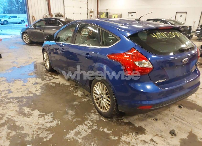 Photo 3 of 2014 Ford Focus TITANIUM (VIN 1FADP3N26EL342167)