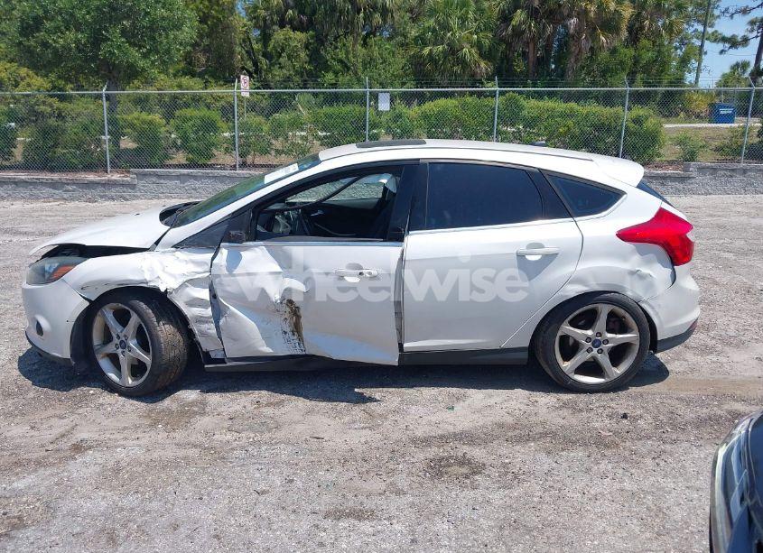 Photo 14 of 2014 Ford Focus TITANIUM (VIN 1FADP3N26EL422410)