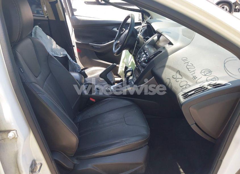 Photo 5 of 2014 Ford Focus TITANIUM (VIN 1FADP3N26EL422410)