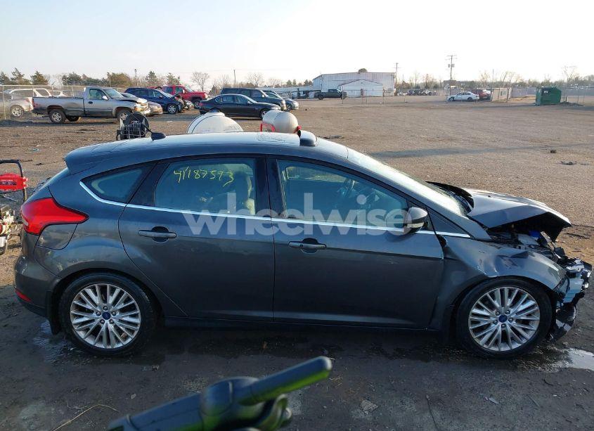 Photo 14 of 2015 Ford Focus TITANIUM (VIN 1FADP3N26FL215985)