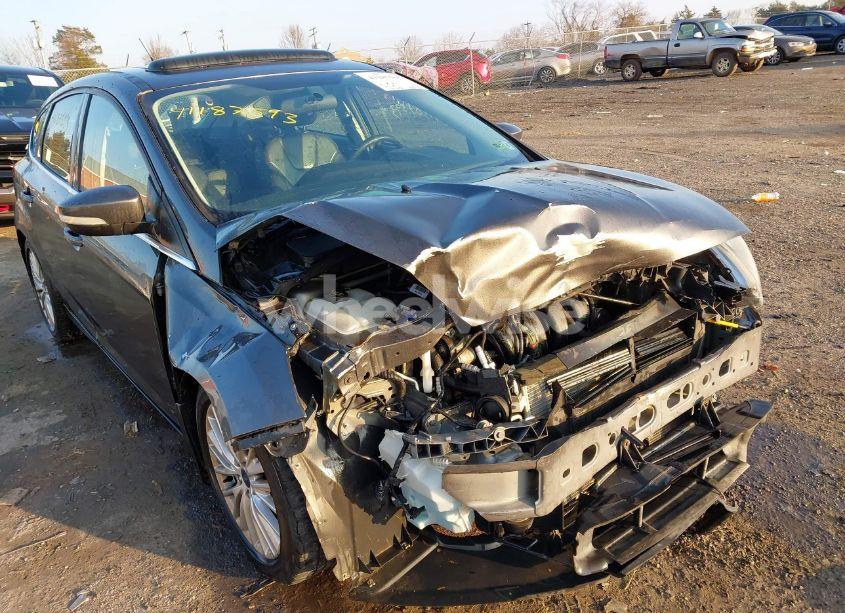 Photo 6 of 2015 Ford Focus TITANIUM (VIN 1FADP3N26FL215985)