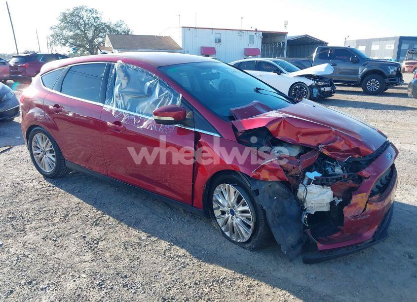 2015 Ford Focus TITANIUM (VIN 1FADP3N26FL313561) main photo