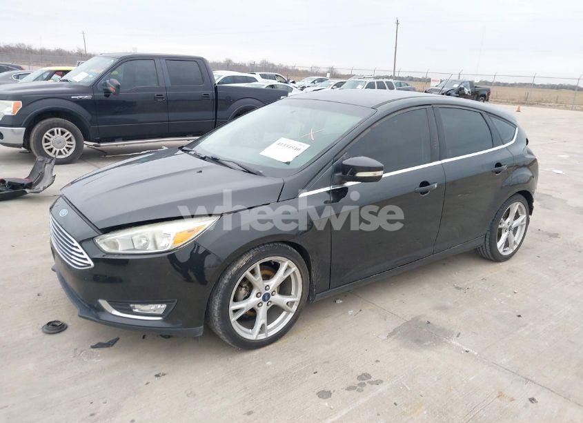 Photo 2 of 2015 Ford Focus TITANIUM (VIN 1FADP3N26FL323538)