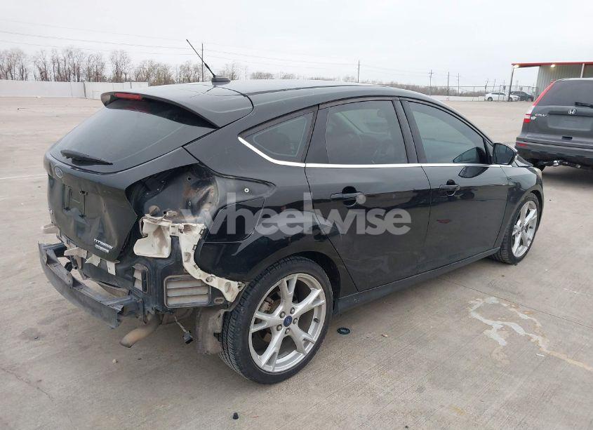 Photo 4 of 2015 Ford Focus TITANIUM (VIN 1FADP3N26FL323538)