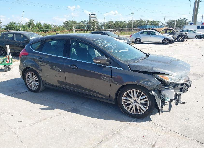 Photo 14 of 2015 Ford Focus TITANIUM (VIN 1FADP3N26FL354403)