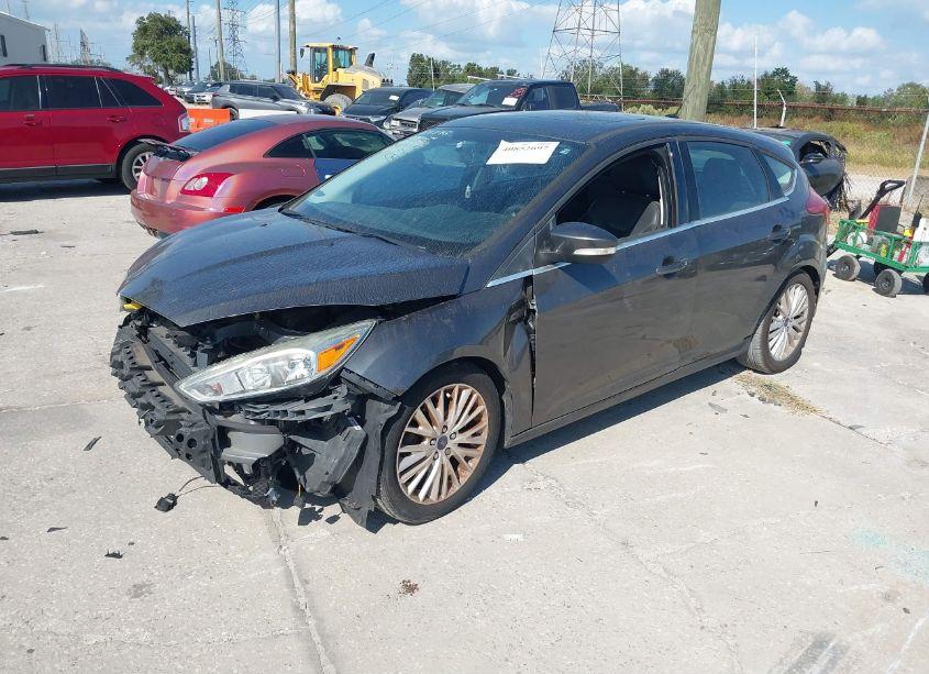 Photo 2 of 2015 Ford Focus TITANIUM (VIN 1FADP3N26FL354403)