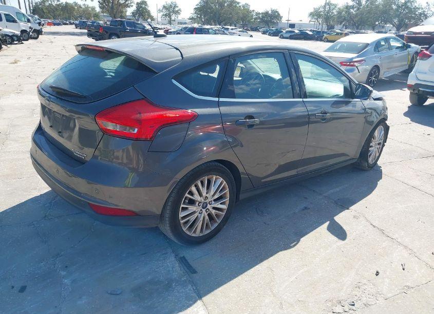 Photo 4 of 2015 Ford Focus TITANIUM (VIN 1FADP3N26FL354403)
