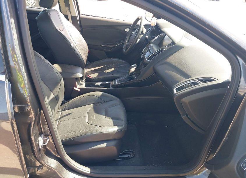 Photo 5 of 2015 Ford Focus TITANIUM (VIN 1FADP3N26FL354403)