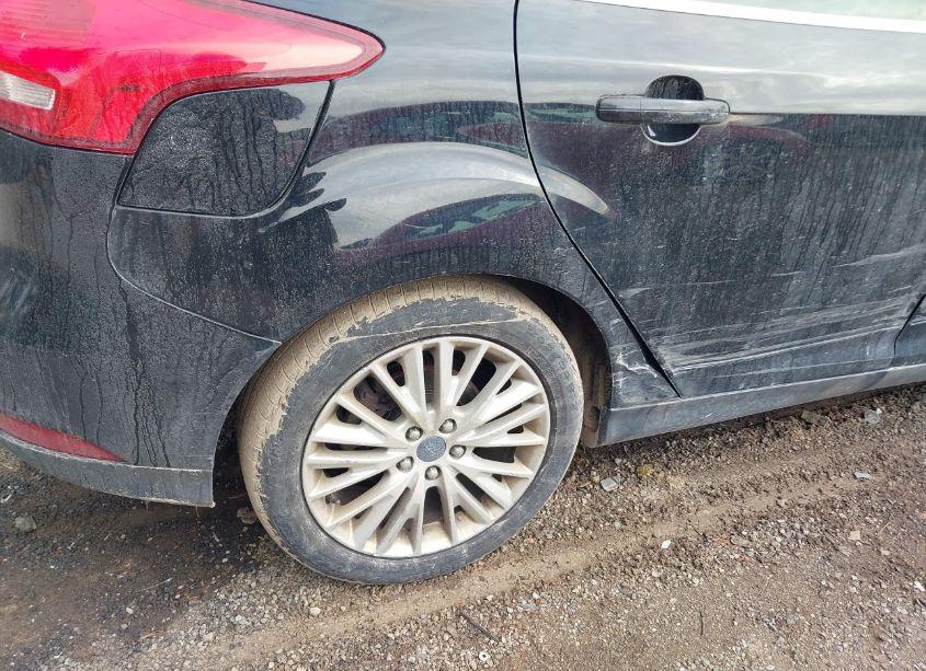 Photo 17 of 2016 Ford Focus TITANIUM (VIN 1FADP3N26GL228141)