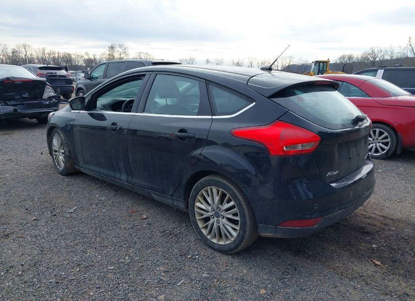 Photo 3 of 2016 Ford Focus TITANIUM (VIN 1FADP3N26GL228141)