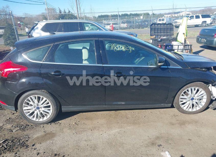 Photo 14 of 2016 Ford Focus TITANIUM (VIN 1FADP3N26GL299596)