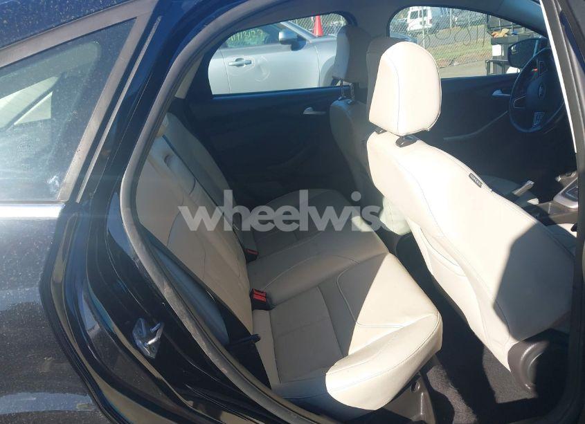 Photo 8 of 2016 Ford Focus TITANIUM (VIN 1FADP3N26GL299596)