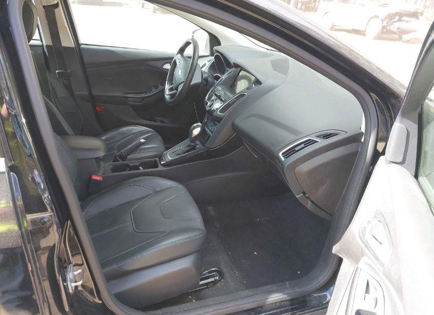 Photo 5 of 2017 Ford Focus TITANIUM (VIN 1FADP3N26HL287207)