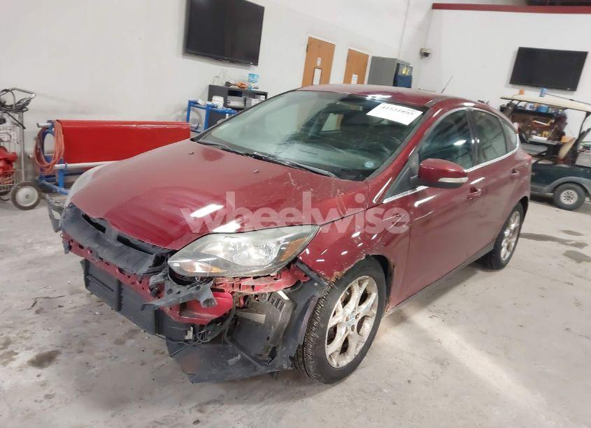 Photo 2 of 2013 Ford Focus TITANIUM (VIN 1FADP3N27DL114256)
