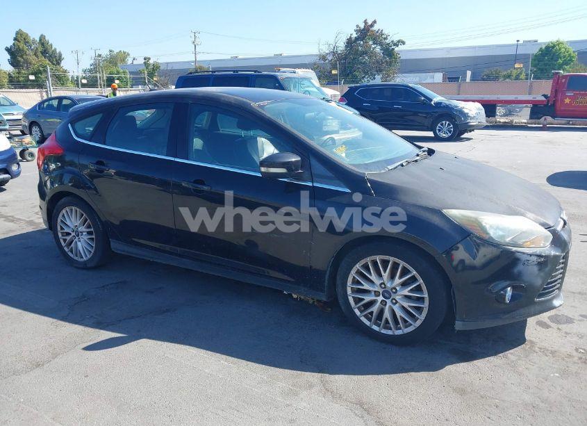2013 Ford Focus TITANIUM (VIN 1FADP3N27DL301593) main photo