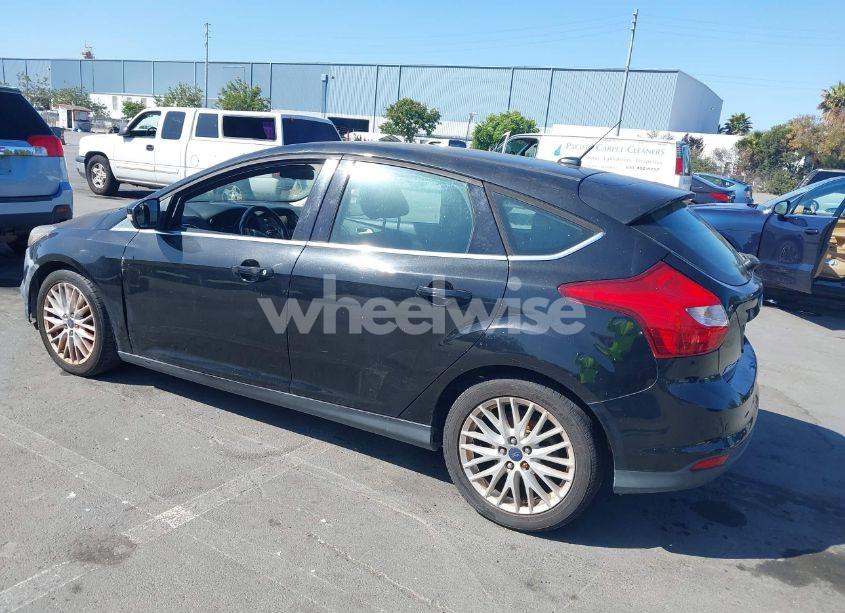 Photo 3 of 2013 Ford Focus TITANIUM (VIN 1FADP3N27DL301593)