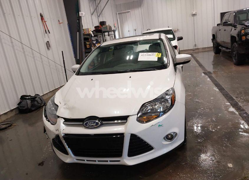 Photo 12 of 2014 Ford Focus TITANIUM (VIN 1FADP3N27EL110287)