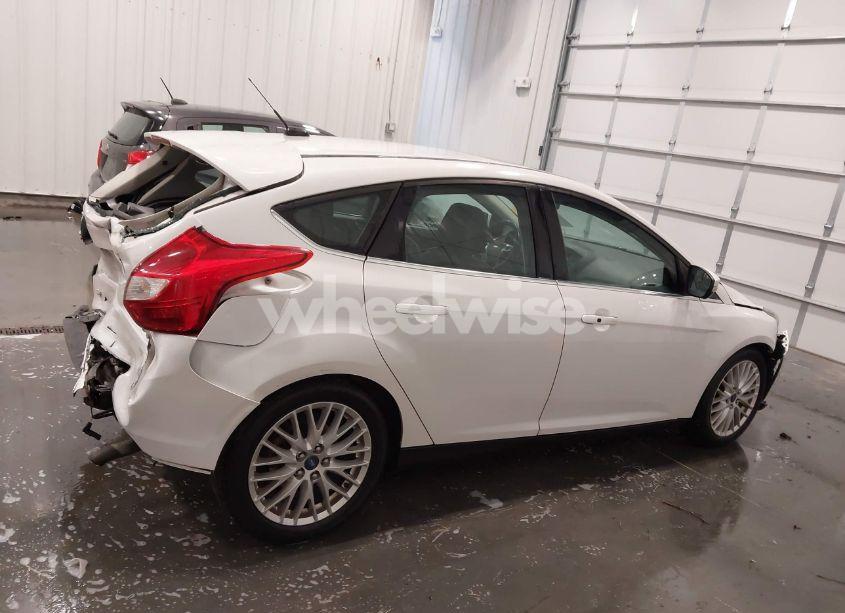 Photo 13 of 2014 Ford Focus TITANIUM (VIN 1FADP3N27EL110287)