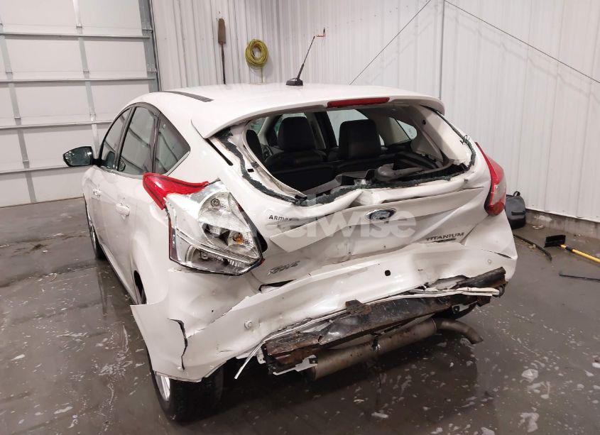 Photo 6 of 2014 Ford Focus TITANIUM (VIN 1FADP3N27EL110287)