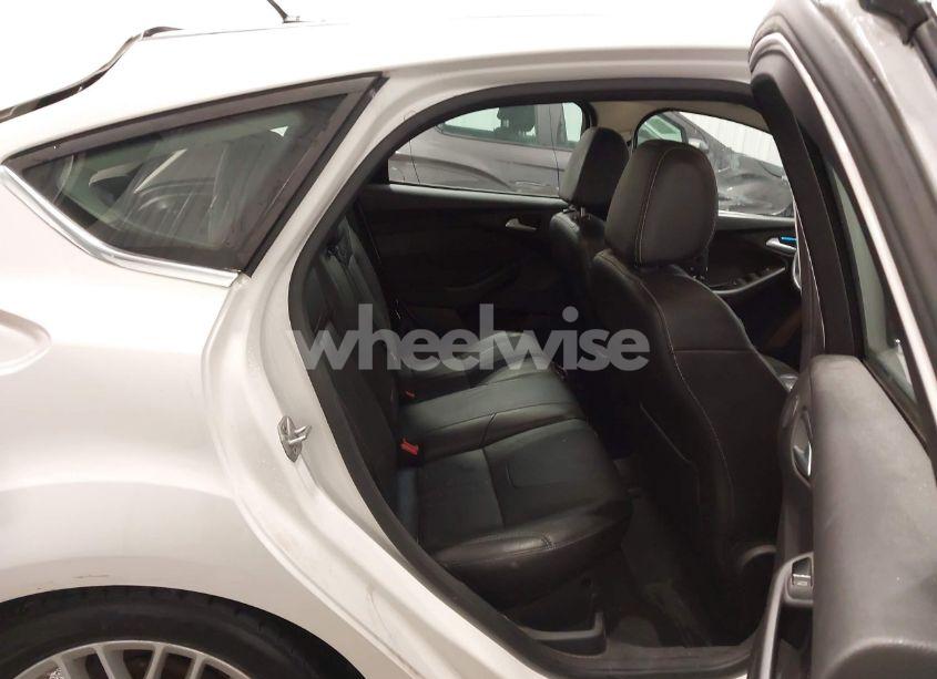 Photo 8 of 2014 Ford Focus TITANIUM (VIN 1FADP3N27EL110287)