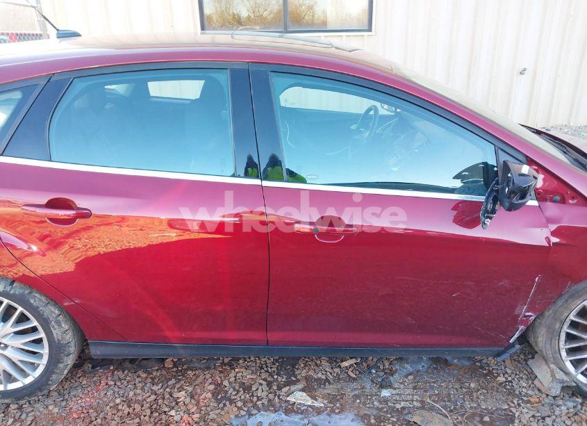 Photo 13 of 2014 Ford Focus TITANIUM (VIN 1FADP3N27EL457571)