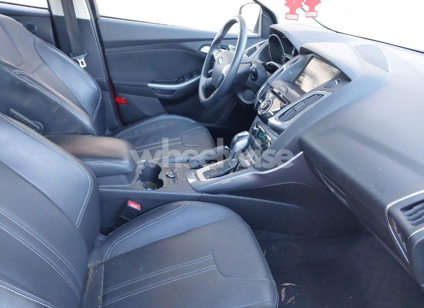 Photo 5 of 2014 Ford Focus TITANIUM (VIN 1FADP3N27EL457571)