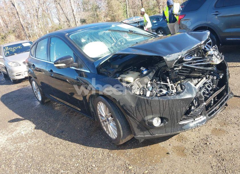 2014 Ford Focus TITANIUM (VIN 1FADP3N27EL458462) main photo