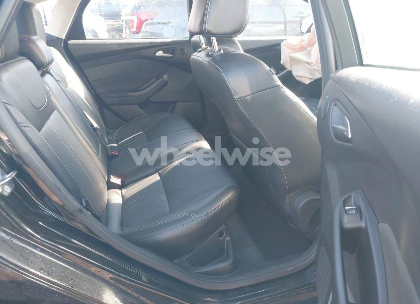 Photo 8 of 2014 Ford Focus TITANIUM (VIN 1FADP3N27EL458462)
